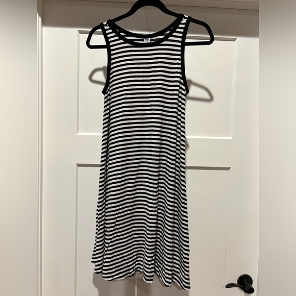 🦋2/$15🦋 Old Navy Striped Sleeveless T-Shirt Dress - Picture 1 of 2